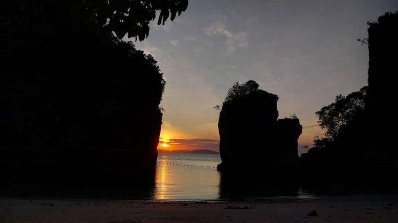 Krabi: Hong Islands Sunset, Bioluminescent Plankton and BBQ - Boat choice: speedboat vs longtail (and why it matters)