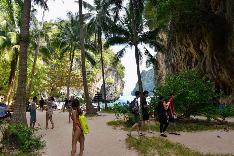 Krabi: Hong & Paradise Island Odyssey by Speedboat - Thai mini buffet lunch, water all day, and food you can actually eat