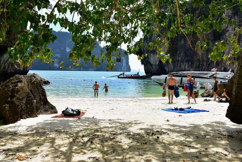 Krabi: Hong & Paradise Island Odyssey by Speedboat - Hotel pickup, safety briefing, and a speedboat that keeps you on schedule