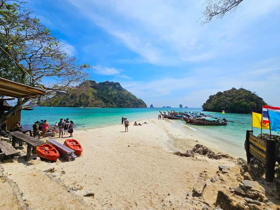 Krabi: Island Hopping Tour by Private Longtail Boat - Sunrise vs Late Afternoon: Timing Changes the Entire Feel