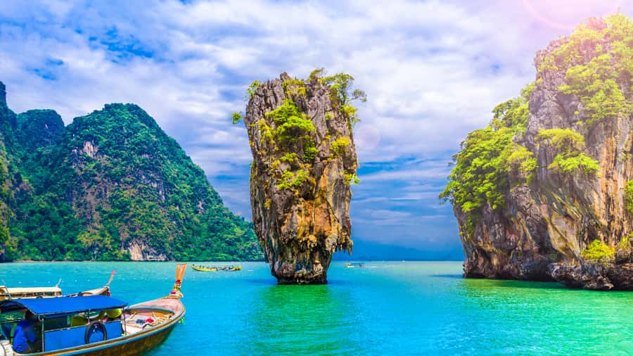 Krabi: James Bond, Khao Phing Kan, and Hong Island Boat Tour - Hong Island area and tide-driven stops: why your photos depend on the sea