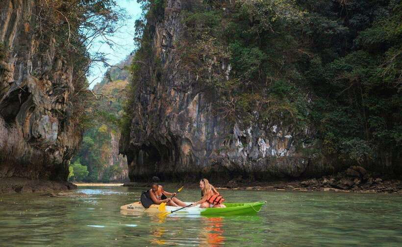 Krabi: Koh Hong Small Group Tour by Luxury Longtail Boat - Why Koh Hong feels calmer than the big-boat circuit