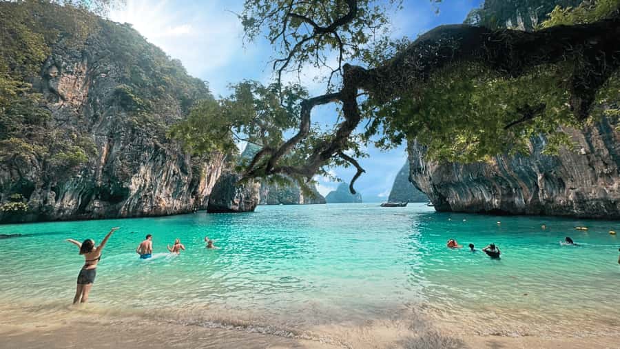 Krabi: Luxury Sunset Cruise to Hong Island Private Tour - Food and timing: how the day flows from midday pick-up to sunset