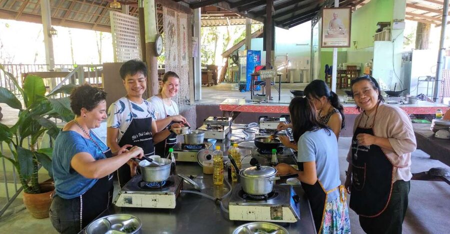 Krabi: Morning/Afternoon Thai Cooking Class at Ya's Cookery - Choosing your 4 dishes: morning vs afternoon menus