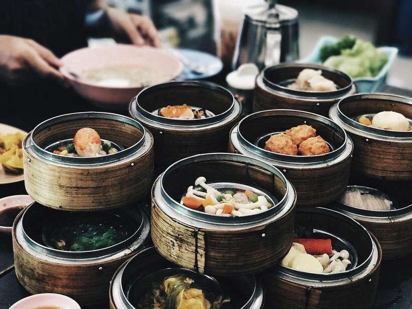 Krabi: Morning Food Tour with Local Guide - The 1-hour market loop: Thai breakfast snacks, fruit, and local rhythm