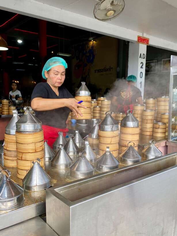Krabi: Morning Food Tour with Local Guide - Dim sum stop by the river: steamed dumplings and buns