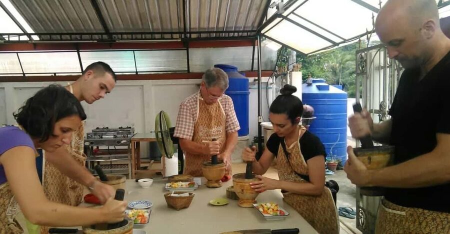 Krabi: Morning or Afternoon Culinary Adventure at Smart Cook - Choose 7 Dishes: The Menu That Teaches Breadth