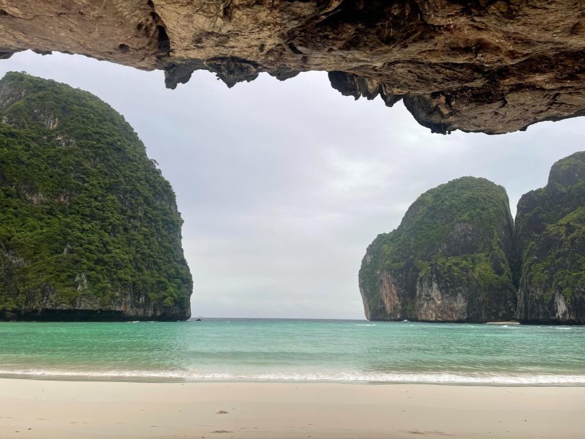 Krabi: One Day Phi Phi Island by speed boat ( Join ) - Monkey Bay: macaques on the sand and snorkeling right after