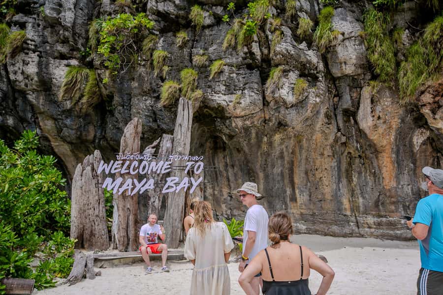 Krabi: Phi Phi Luxury Private Longtail Boat Tour - A private longtail boat day you can actually relax on
