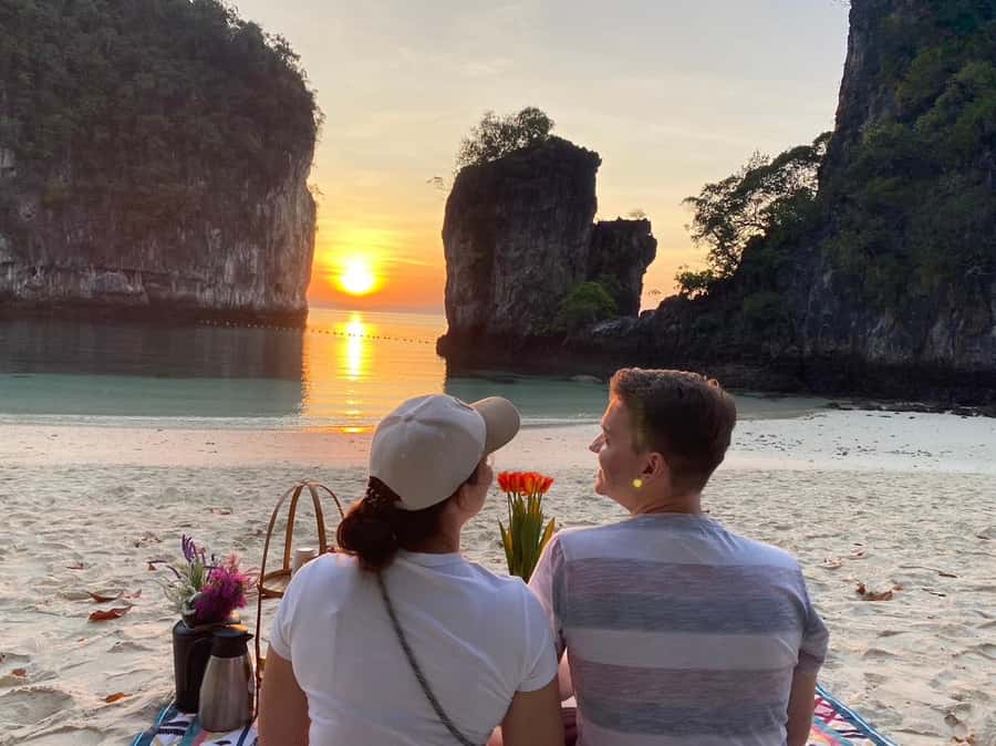 Krabi: Private Luxury Boat to Hong Islands Sunrise & Picnic - Key things to know before you go