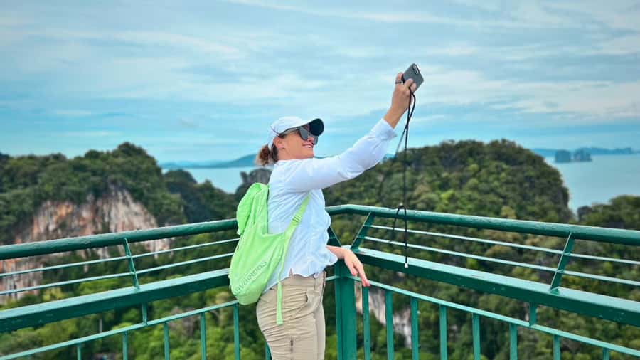 Krabi: Private Luxury Boat to Hong Islands Sunrise & Picnic - Entering the Hong Lagoon passage through limestone walls