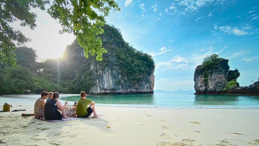 Krabi: Private Luxury Boat to Hong Islands Sunrise & Picnic - Food, fruit, and the little details that make it feel “luxury”