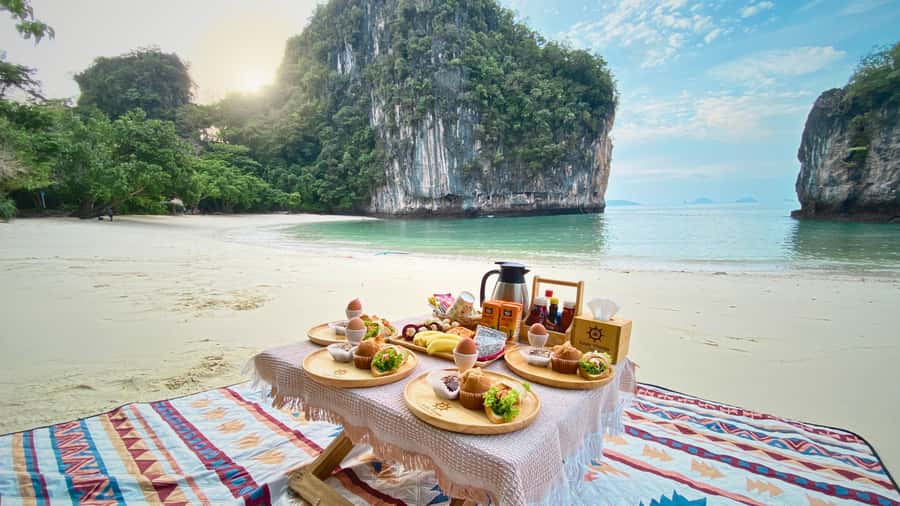 Krabi: Private Luxury Boat to Hong Islands Sunrise & Picnic - That vintage wooden boat makes the whole morning nicer