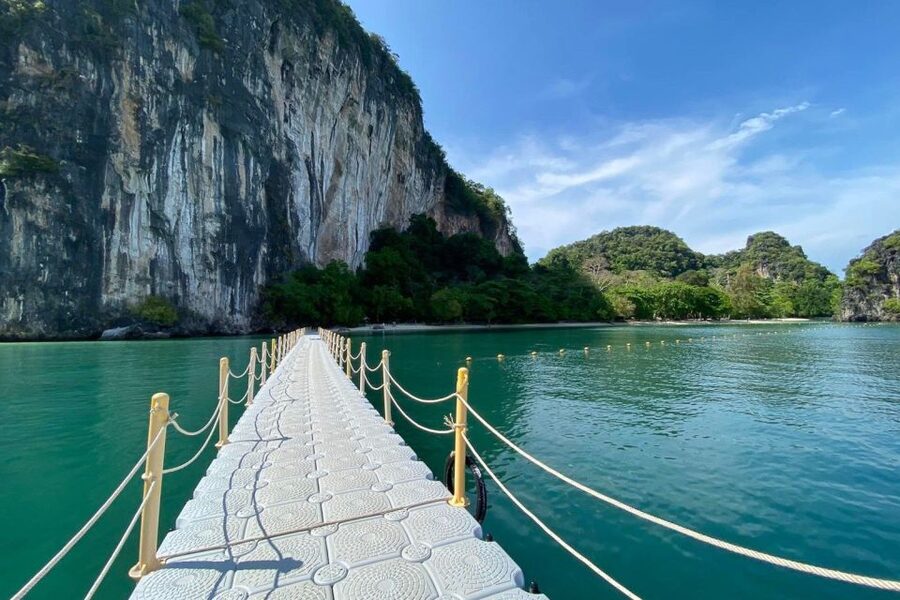 Krabi: Private Luxury Long-Tail Boat Tour to Hong Island - Picnic lunch on the beach (or aboard): what to expect