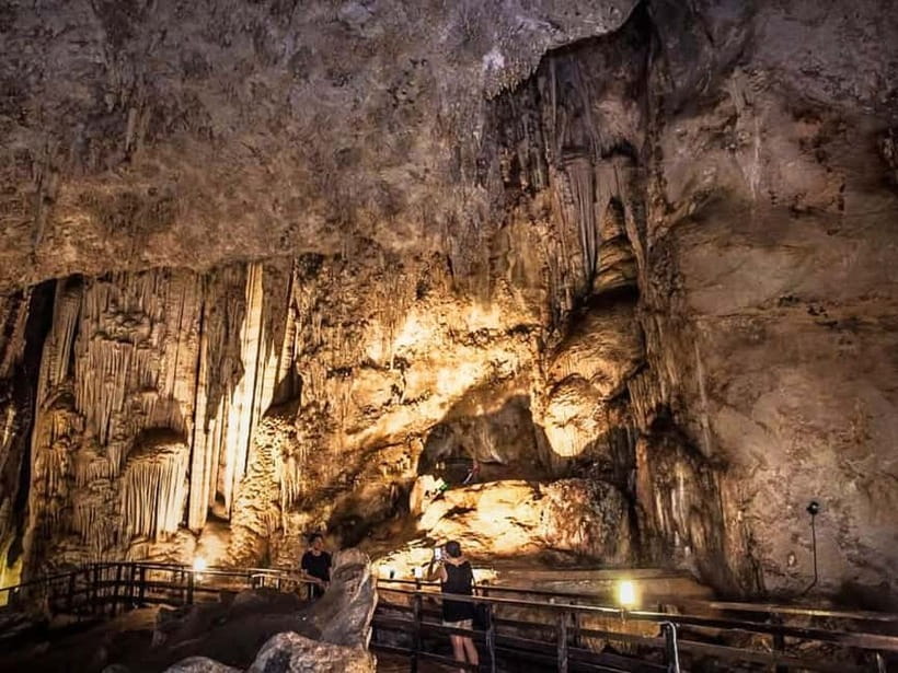 Krabi: Railay Phra Nang & Diamond Cave Sunset Plankton Tour - The guides: why this tour often feels personal