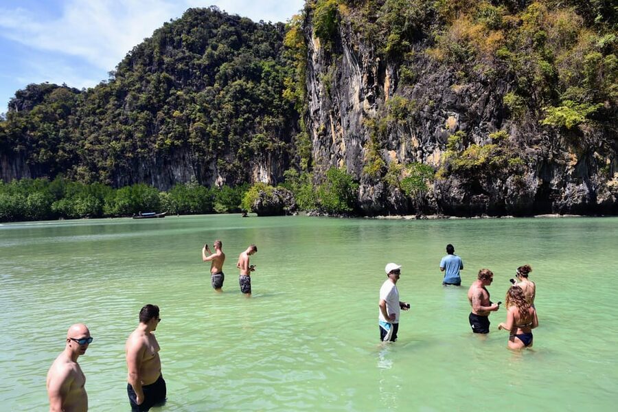 Krabi's Hong Island Speed Boat Blast with 360° Viewpoint - Timing, crowds, and the one drawback to plan around