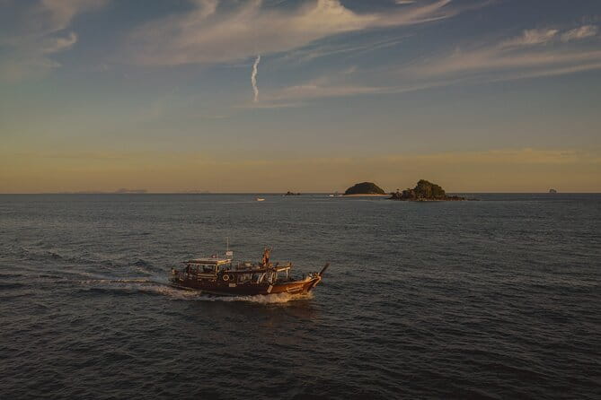 Krabi Seven Island Tour by Luxury Longtail Boat with Snorkeling - Tup Island and Koh Mor: short swim, then enjoy the pause