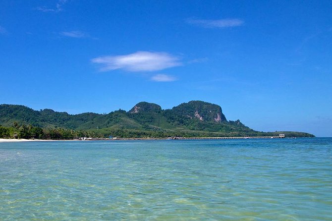 Lanta 4 Islands + Emerald Cave Snorkeling Tour - Ko Ngai and Ko Muk: two very different island vibes in one day