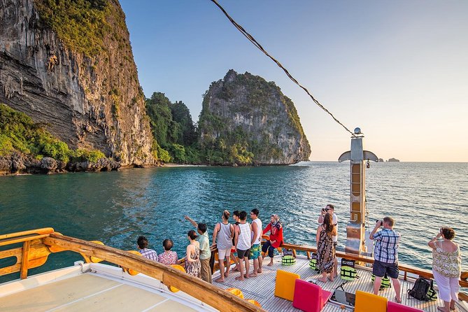 M/Y Lalida Sunset Dinner Cruise in Krabi - The Yacht Experience: Comfortable Seating and Easy Water Time