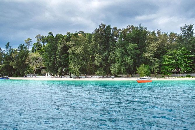 Oneday Tour 4 Islands and Emerald Cave By Tin Adventure Sea Tour from Koh Lanta - Ko Muk plus the cave route: getting the most out of the morning highlight