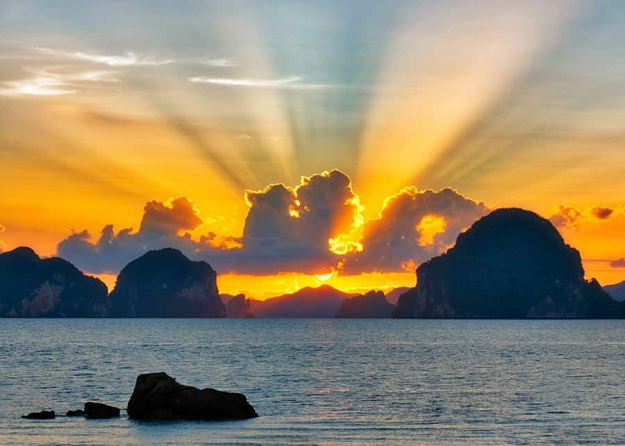 Phi Phi & 4 Islands Sunset tour + Bioluminescent Planktons - Pileh Lagoon snorkeling: jumping in right away feels great