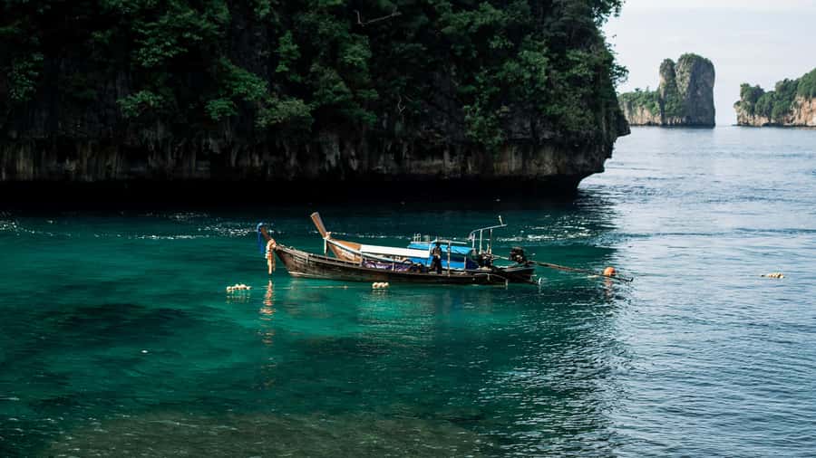 Phi Phi: Exclusive Full Day Longtail Boat to 7 Islands - Pileh Lagoon and Loh Samah Bay: Clear Water Moments and Snorkel Time