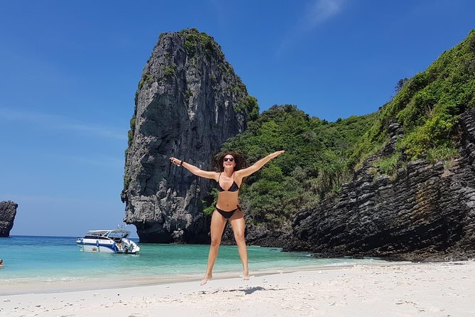 Phi Phi Tour from Krabi , Semi-Private Tour only 12 Guests - Guides and crew: the difference between a list of stops and a real day