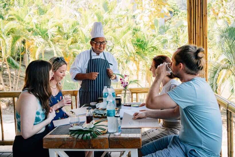 Railay: Hands-On Thai Cooking Class at Railay Beach - Language Support: English and Thai in the Kitchen