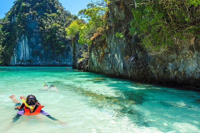 Small-Group Sea Kayaking at Hong Island from Krabi - Group Size and the Guide Effect: When It’s Not Just One Person with a Map