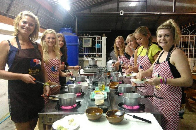 Small-Group Smart Thai Cooking Class in Krabi - How the Class Actually Runs: From Intro to a Full Meal
