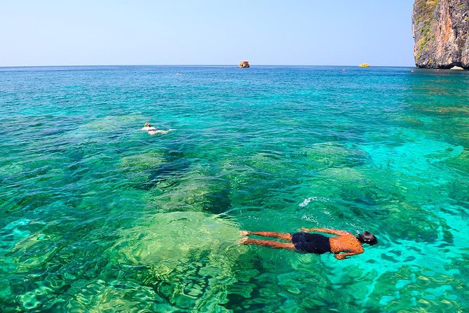 Snorkel Tour to Phi Phi Islands by Speed Boat from Koh Lanta - Stop 1 and 2: Saladan Pier to Phi Phi Leh in Less Than an Hour