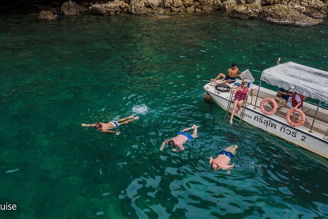 Sunset Dinner Cruise with night Swimming by Luxury Junk Boat - The boat experience: comfort touches that add real value