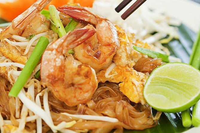Ya Thai Cookery School Class in Krabi - Picking dishes: massaman curry, pad Thai, soup, and more